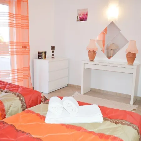 Grosse In Mit Privatem Balkon