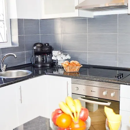 Grosse In Mit Privatem Balkon Apartament